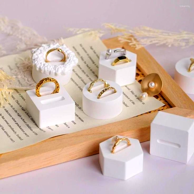 Bling On concrete_ring_holder_design2_enhanced.webp