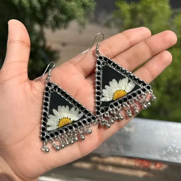 Bling On® Real Daisy Resin Earrings – Bold Beauty in Every Details instagram (1)