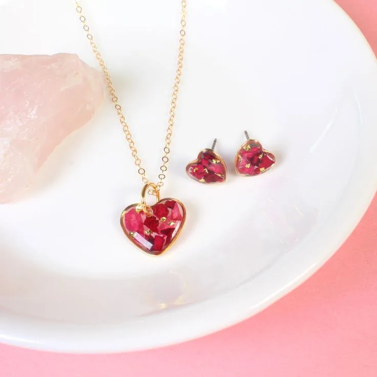 Resin Jewelry Flower Heart Pendant & Earring Set – Handmade Romance for Every Look 💕