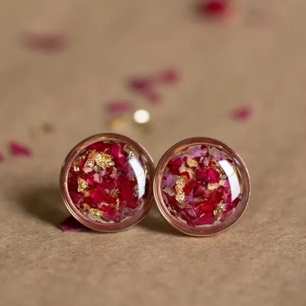 Bling On® Red Rose Gold Flake Resin Stud Earrings – Petite Luxury in Every Petal