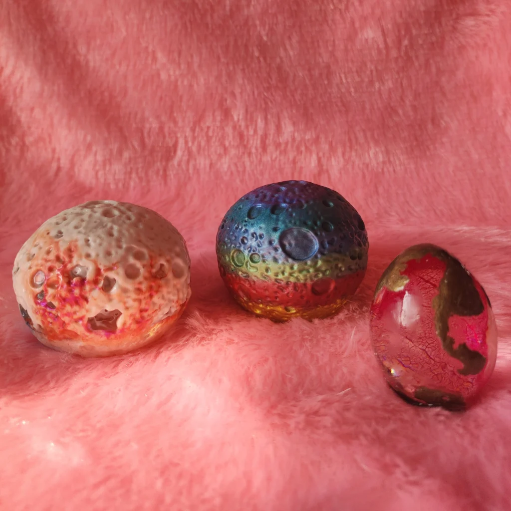 Moon Resin 3D Hand-Crafted Bangle Holder Decorative Table Showpiece Corporate Gift Multipurpose Sphere Stand Set of 02 ✨ (2)