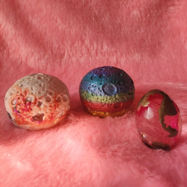 Moon Resin 3D Hand-Crafted Bangle Holder Decorative Table Showpiece Corporate Gift Multipurpose Sphere Stand Set of 02 ✨ (2)