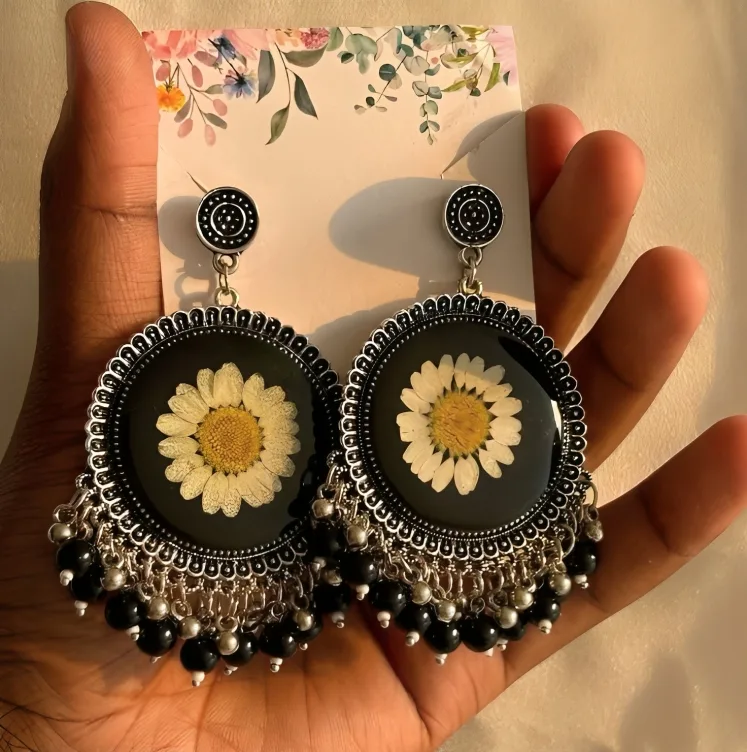 🌼 Resin Black Jhumka – Real Flower Earrings 🌼